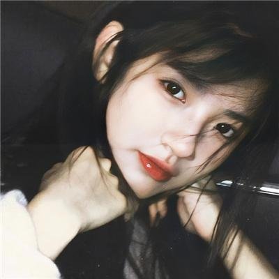 拿针的女孩